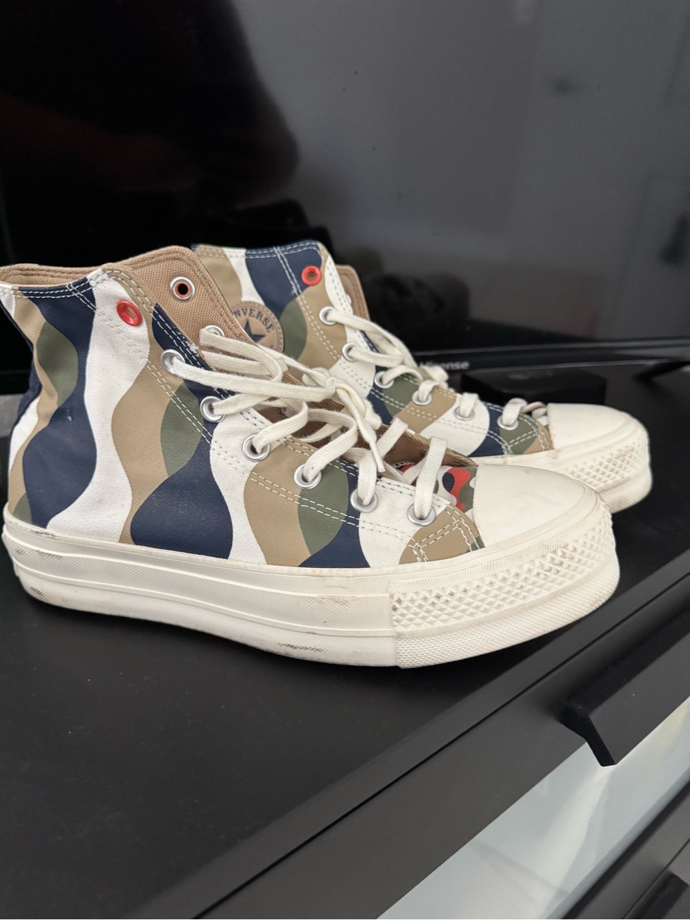 Converse High-Top Sneakers in Beige, Navy & Olive Wavy Print